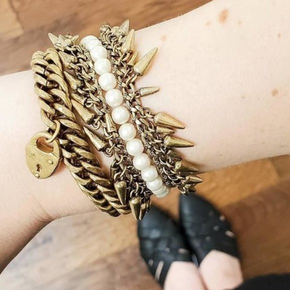 Stella & Dot | Chunky Link Vintage Gold Chain Link Heart Lock Bracelet - Picture 4 of 8